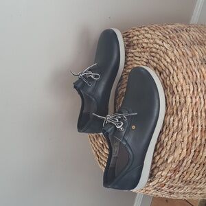 BOGS Womens Quinn Waterproof Sneaker Shoes Black Rubber Laces Padded Footbed S10